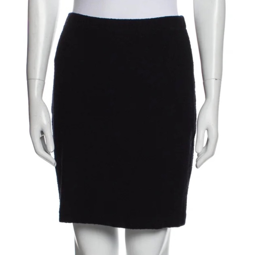 St. John Collection black knit mini Skirt Elasticized Waist